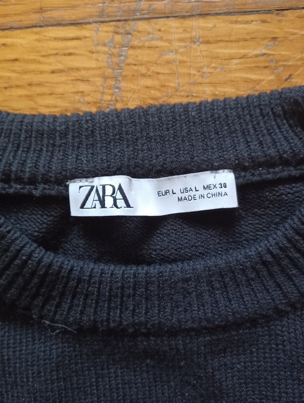 Zara Black Crewneck - Cropped Sweater - Picture 2 of 4